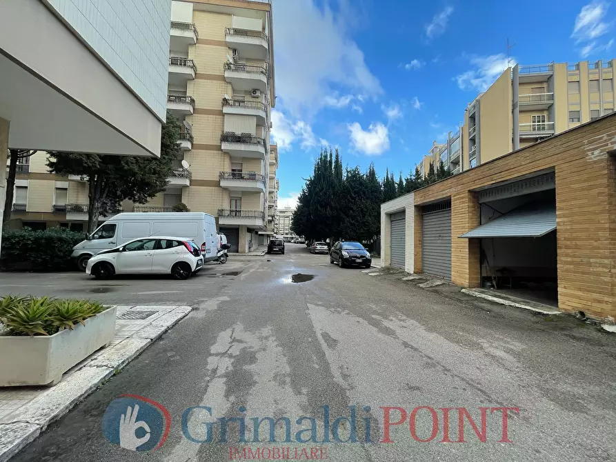 Immagine 3 di Garage in affitto  a Lecce