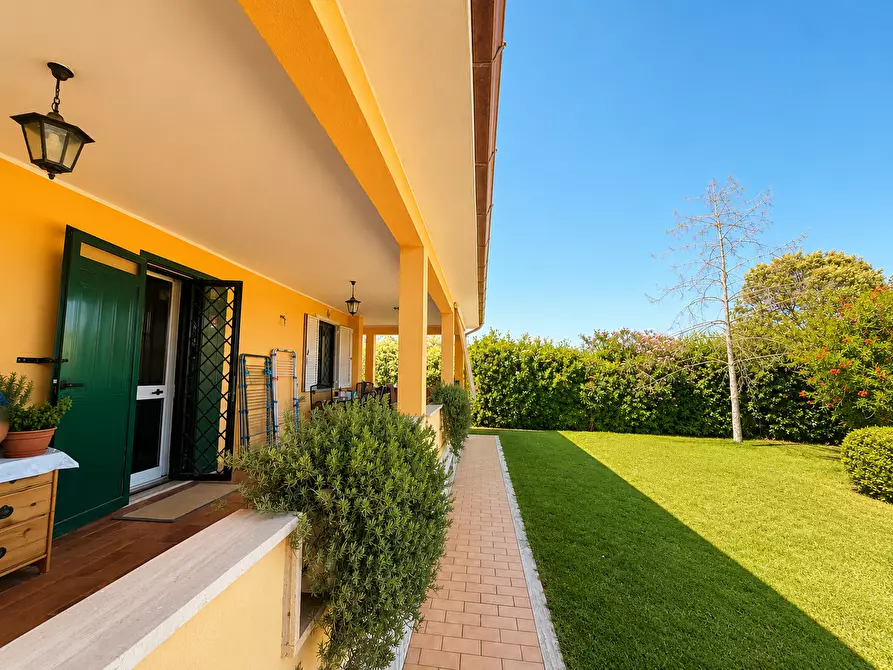 Immagine 22 di Villa in vendita  in Via Mirabella 60 a Nettuno