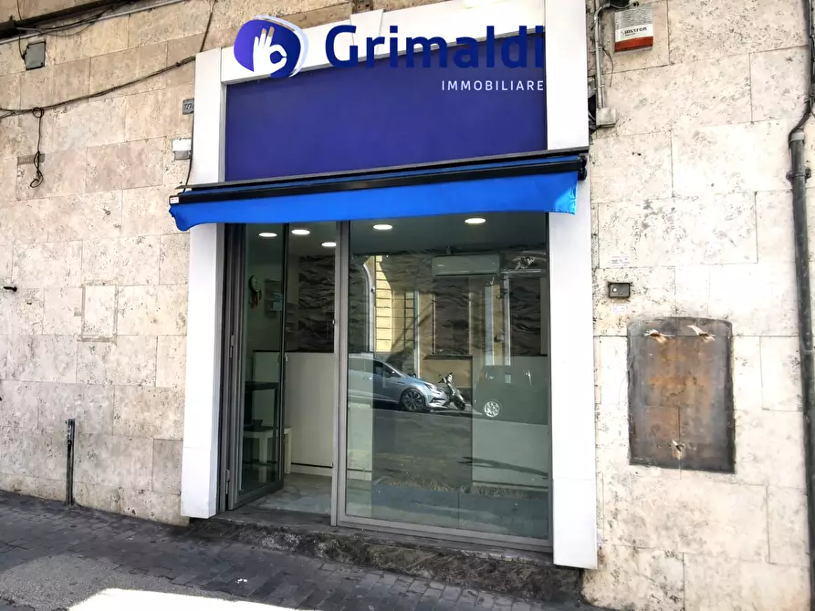 Immagine 5 di Locale commerciale in affitto  in Corso Vittorio Emanuele a Napoli