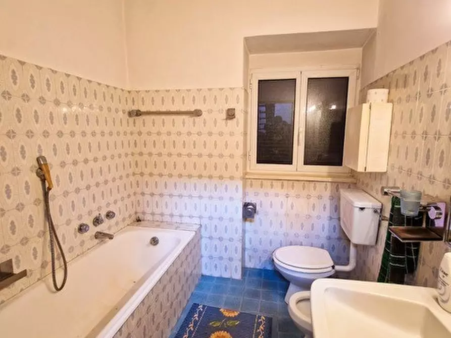 Immagine 20 di Villa in vendita  in via Scalini 38 a Brunate