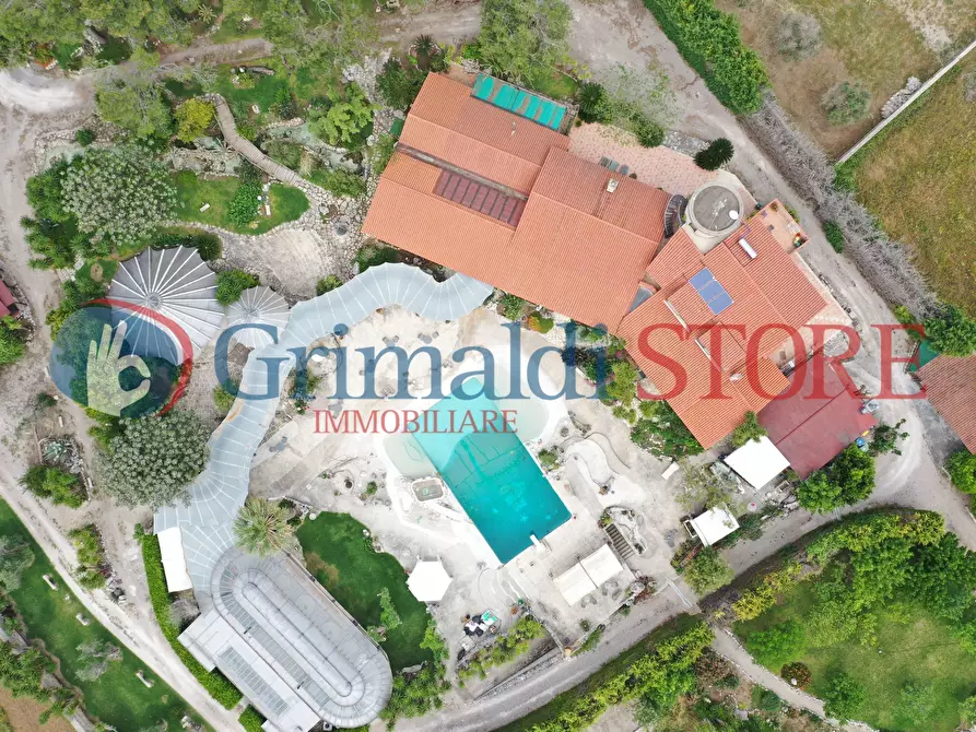 Immagine 1 di Casa indipendente in vendita  in C.S. Lu Monte 1 a Lizzanello