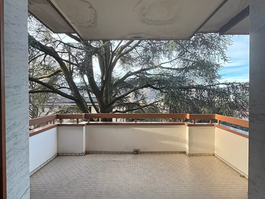 Immagine 11 di Quadrilocale in affitto  in Via Enrico Musa 4 a Como