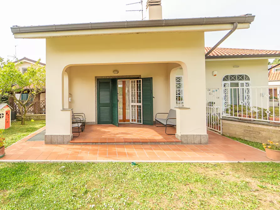 Immagine 17 di Villa in vendita  in Via Moricone a Albano Laziale