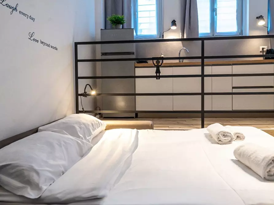 Immagine 9 di Appartamento in vendita  in Via Staro 4 a Milano