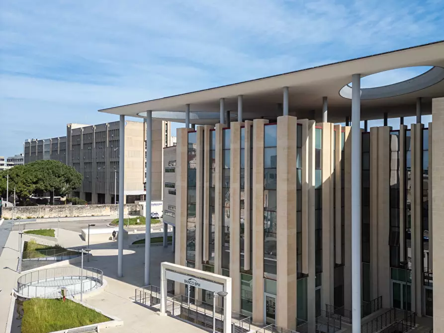 Immagine 1 di Ufficio in vendita  in Via Colonnello Archimede Costadura 2C a Lecce