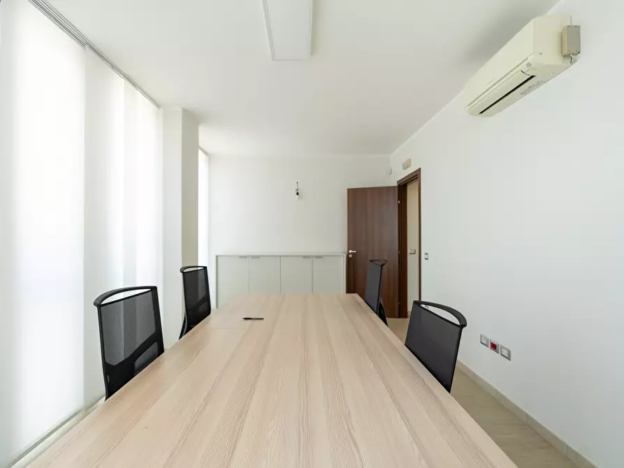 Immagine 27 di Ufficio in vendita  in Via Colonnello Archimede Costadura 2C a Lecce