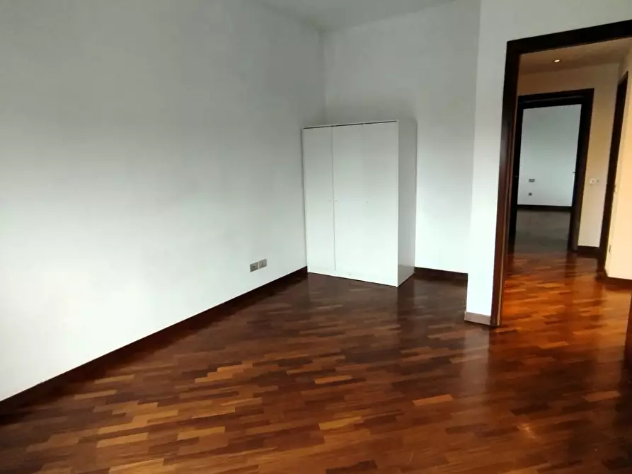 Immagine 23 di Trilocale in affitto  in Via Decembrio 25 a Milano