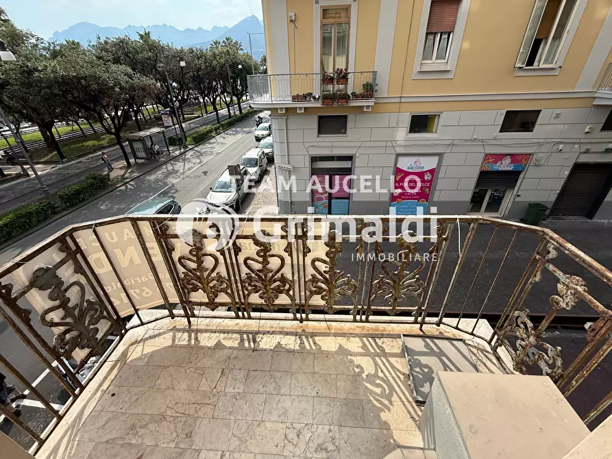 Immagine 9 di Appartamento in vendita  in Corso Giuseppe Garibaldi 167 a Salerno