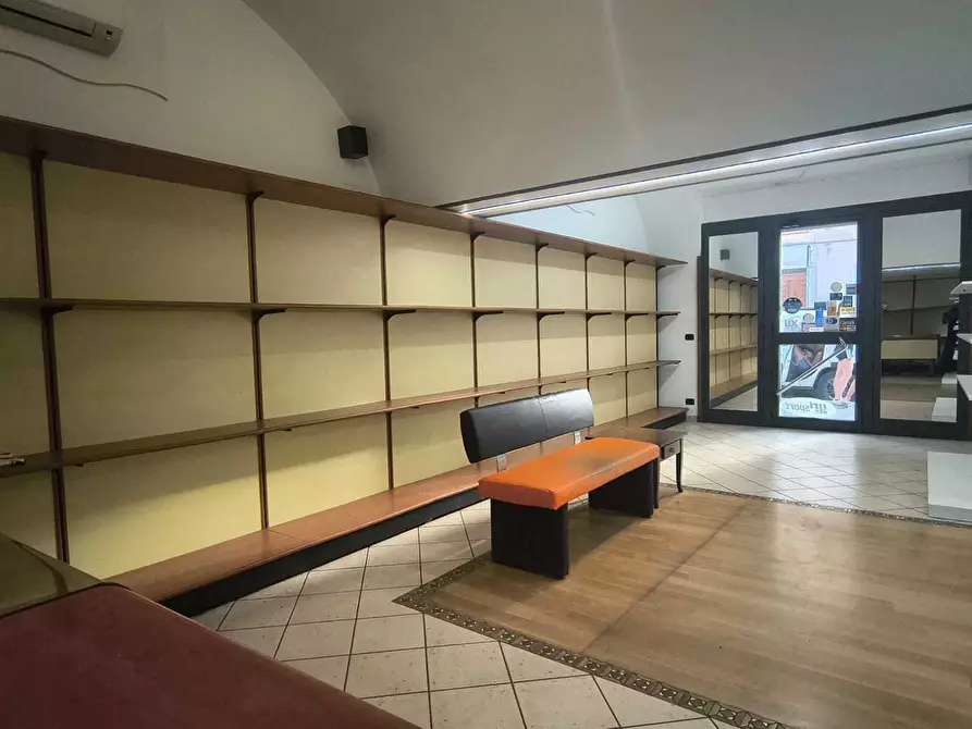 Immagine 23 di Casa indipendente in vendita  in Via Cavour a Monopoli