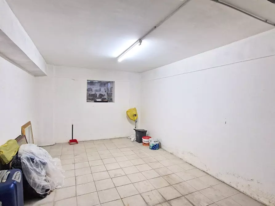 Immagine 9 di Garage in vendita  in Via Urelio Nicolodi 25 a Avellino