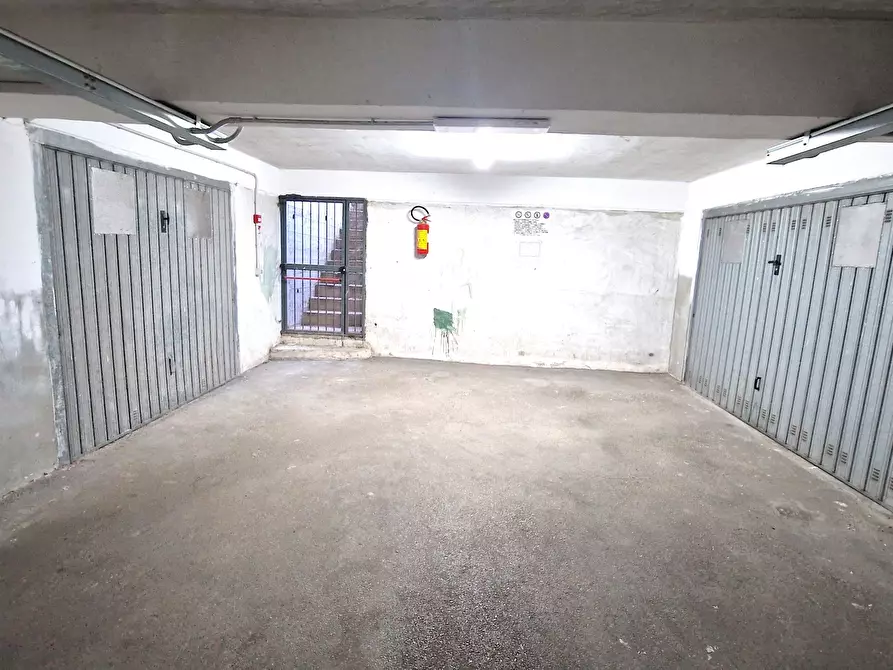 Immagine 16 di Garage in vendita  in Via Urelio Nicolodi 25 a Avellino
