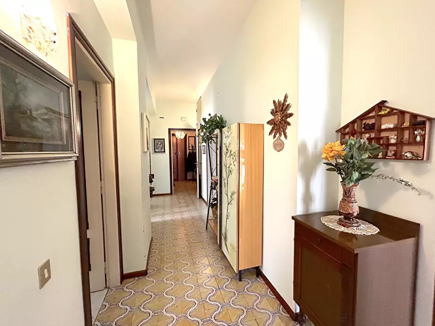 Immagine 7 di Pentalocale in vendita  in Via Tagliamento 85 a Avellino