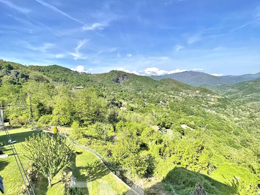 Immagine 37 di Quadrilocale in vendita  in Frazione Pannesi 53 a Lumarzo