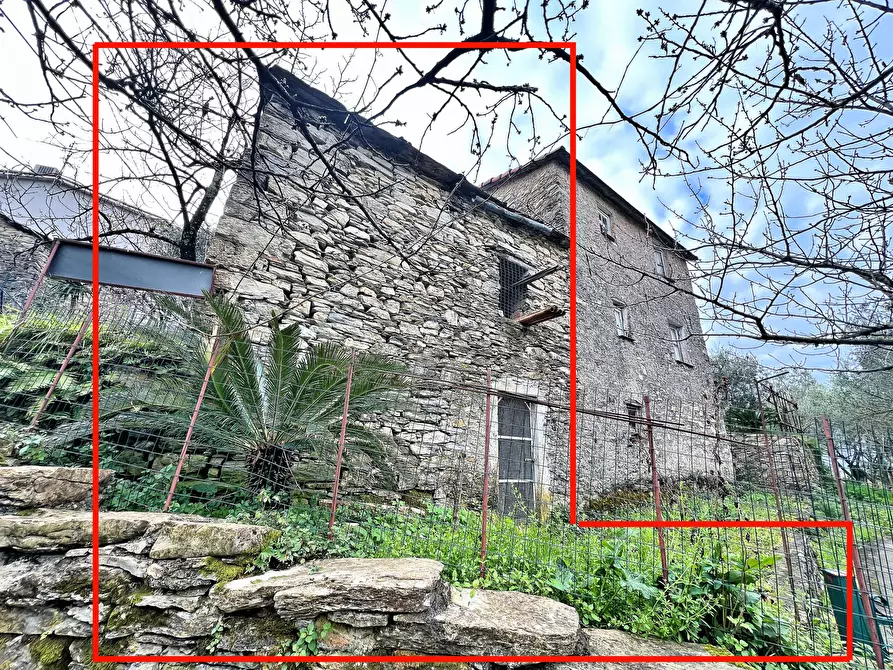 Immagine 1 di Magazzino in vendita  in Frazione Capreno a Sori