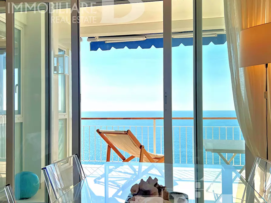 Immagine 1 di Attico in vendita  in Via Alla Torre 2 a Sori