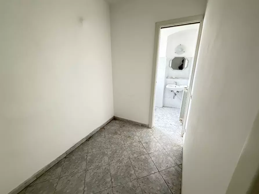 Immagine 11 di Appartamento in vendita  in Viale Giuseppe Mazzini a Sarzana