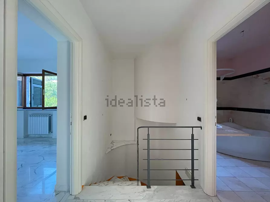 Immagine 25 di Terratetto in vendita  a Sarzana