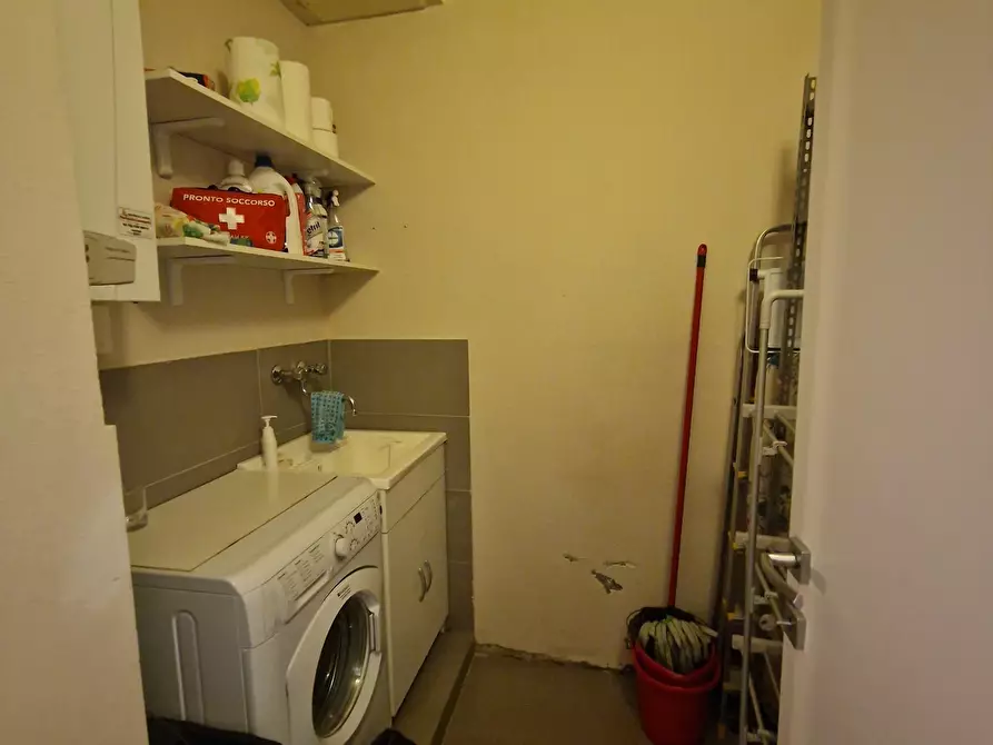 Immagine 14 di Quadrilocale in affitto  a Sarzana