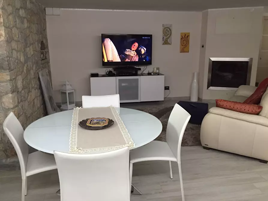 Immagine 3 di Casa indipendente in vendita  a Sarzana