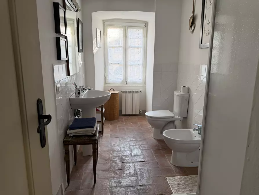 Immagine 8 di Quadrilocale in affitto  a Sarzana