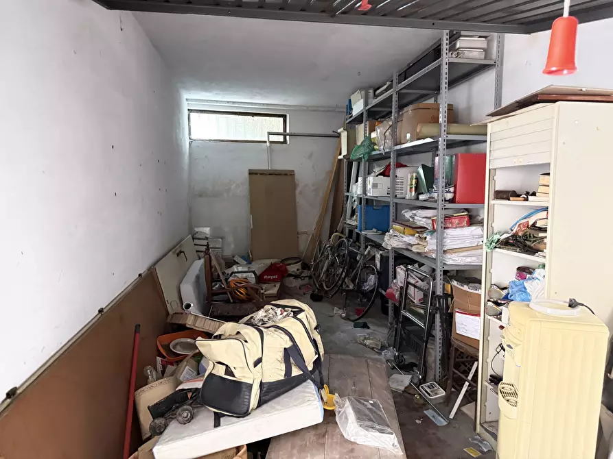 Immagine 13 di Pentalocale in vendita  in Via Salicello 76 a Castelnuovo Magra