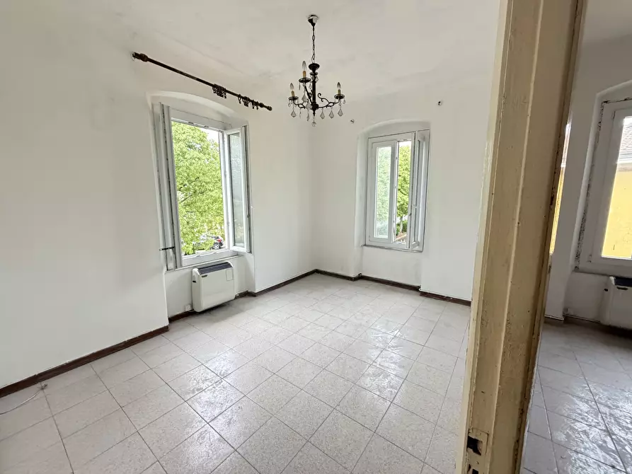 Immagine 18 di Appartamento in vendita  in Viale Giuseppe Mazzini a Sarzana