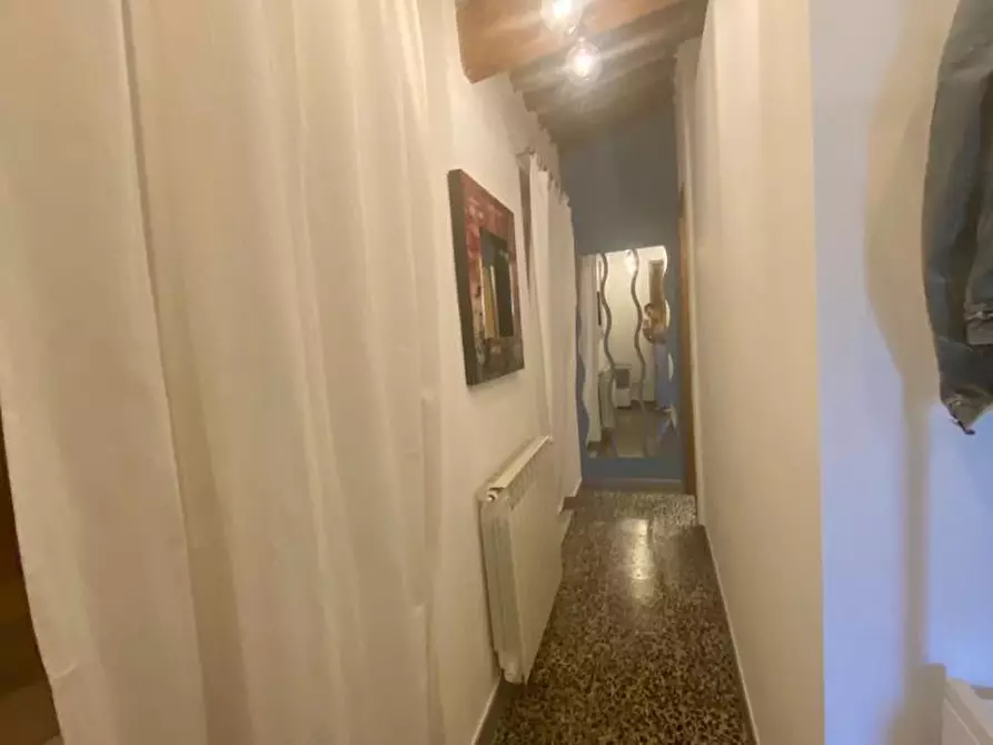 Immagine 11 di Bilocale in affitto  a Sarzana