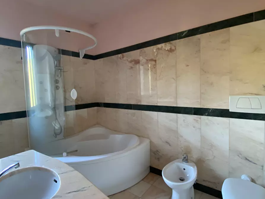 Immagine 10 di Terratetto in vendita  a Sarzana