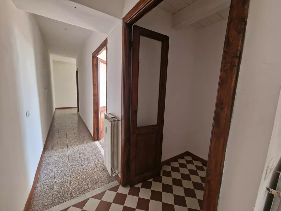 Immagine 56 di Quadrilocale in affitto  a Sarzana