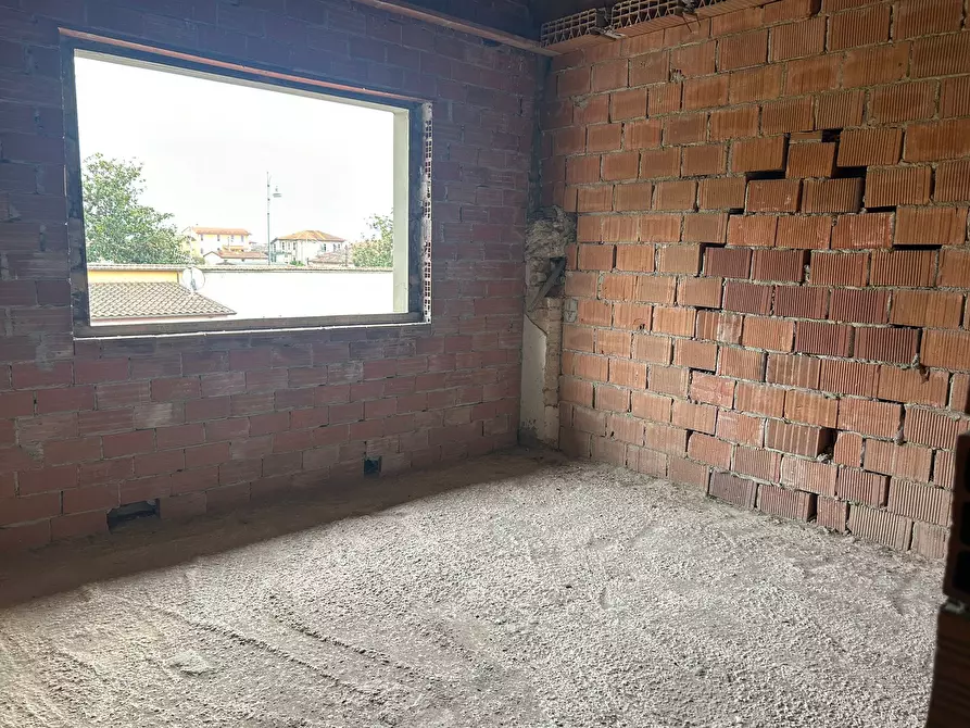 Immagine 13 di Porzione di casa in vendita  a Pietrasanta