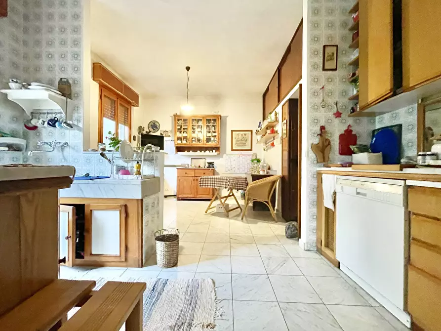 Immagine 55 di Casa indipendente in vendita  a Seravezza