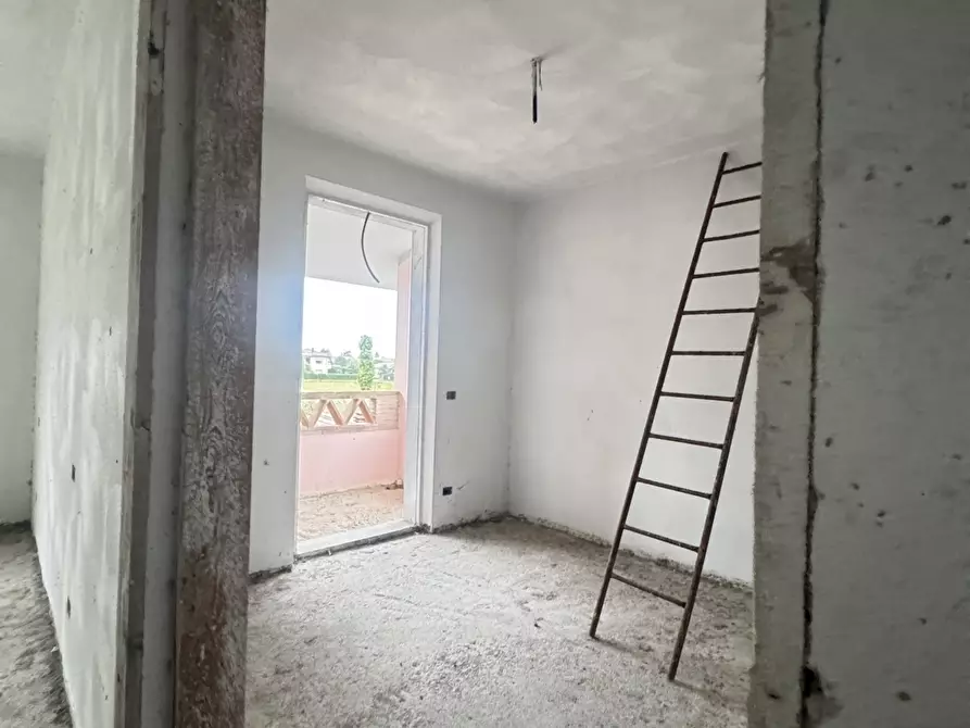 Immagine 20 di Porzione di casa in vendita  a Camaiore