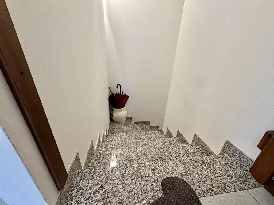 Immagine 6 di Porzione di casa in vendita  a Massa