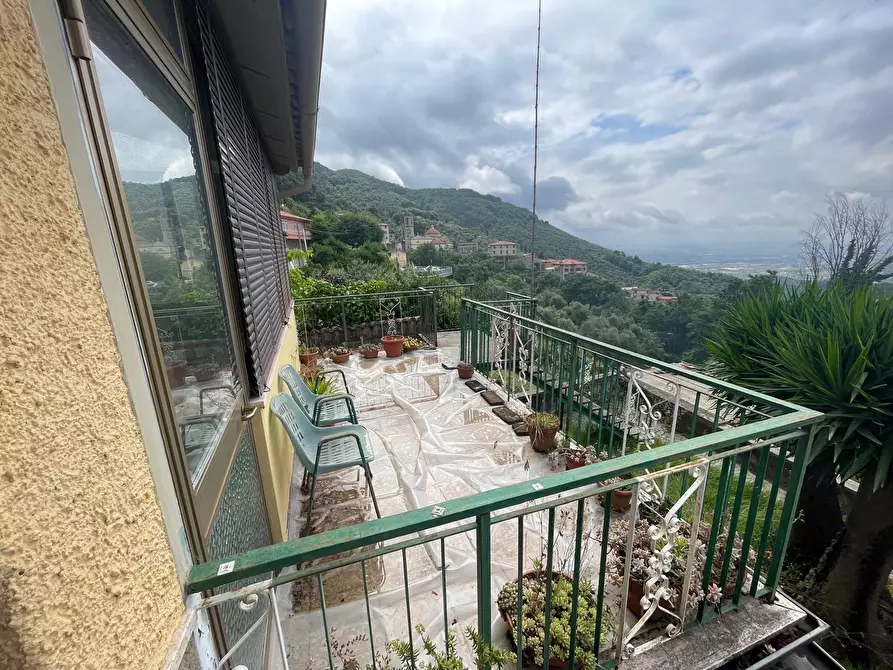 Immagine 35 di Porzione di casa in vendita  a Pietrasanta