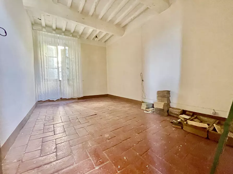 Immagine 30 di Porzione di casa in vendita  a Camaiore