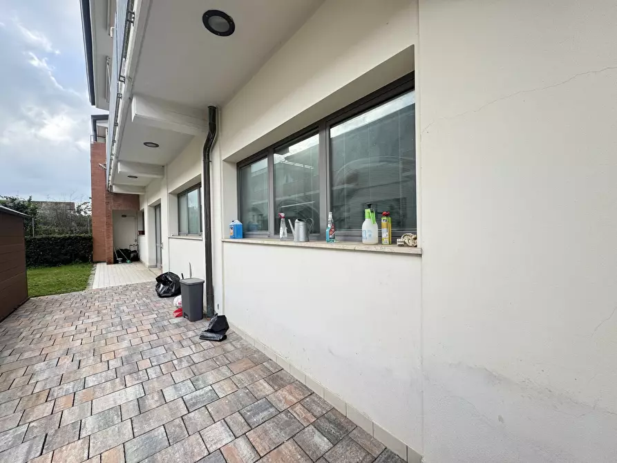 Immagine 19 di Capannone industriale in vendita  a Camaiore