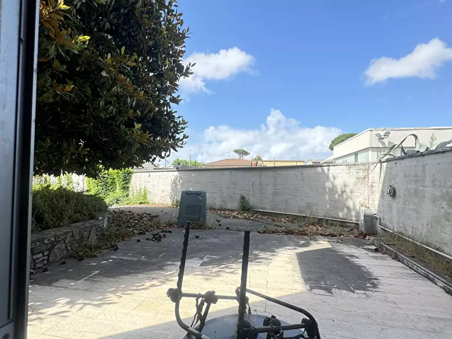 Immagine 13 di Porzione di casa in vendita  a Pietrasanta
