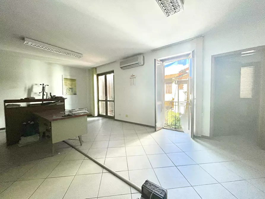 Immagine 8 di Bilocale in vendita  a Montignoso