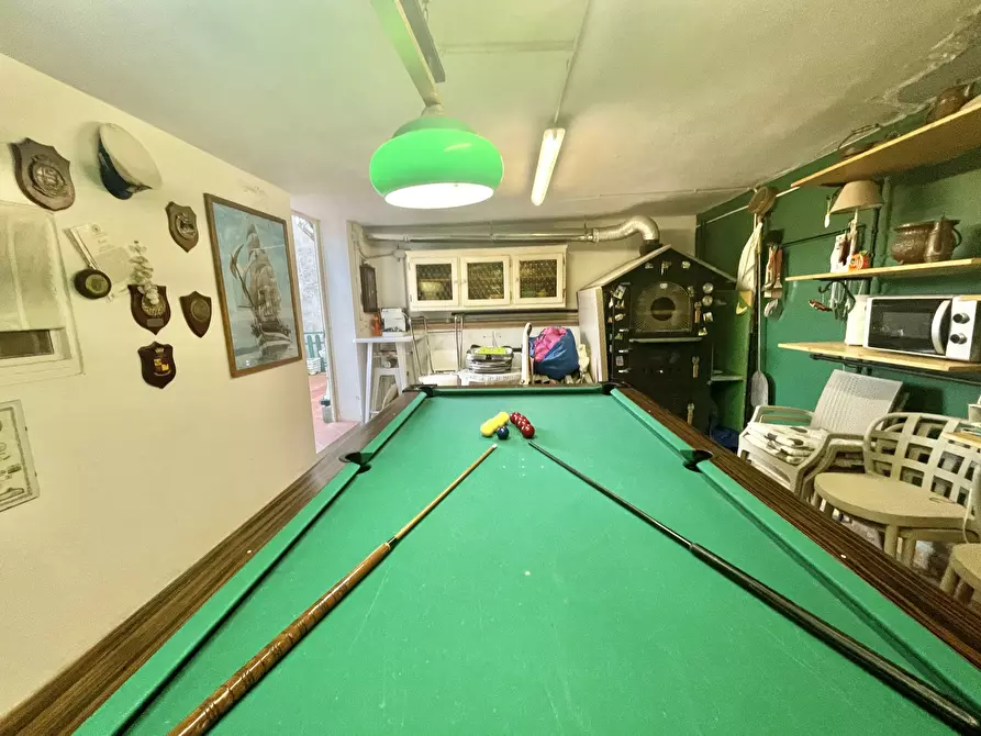 Immagine 80 di Porzione di casa in vendita  a Massarosa