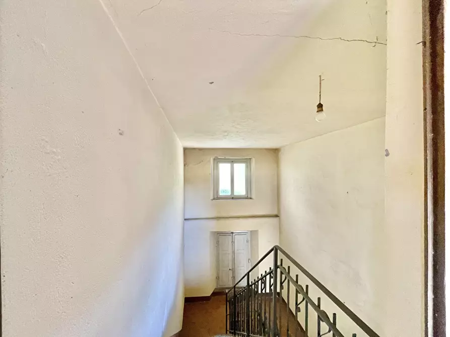 Immagine 11 di Porzione di casa in vendita  a Camaiore
