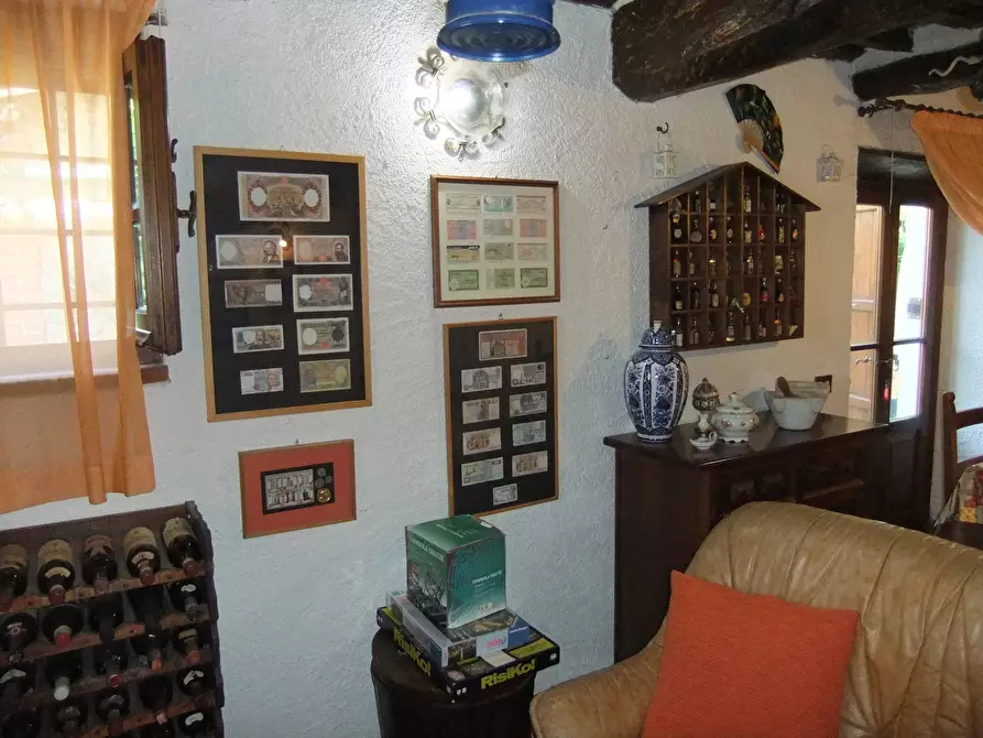 Immagine 32 di Porzione di casa in vendita  a Pietrasanta