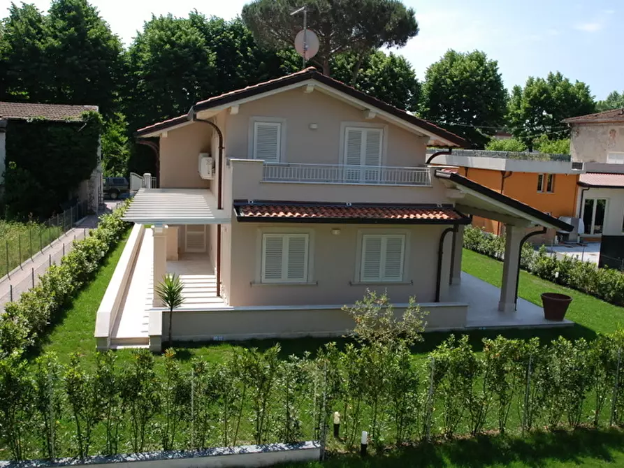 Immagine 109 di Villa in vendita  a Pietrasanta