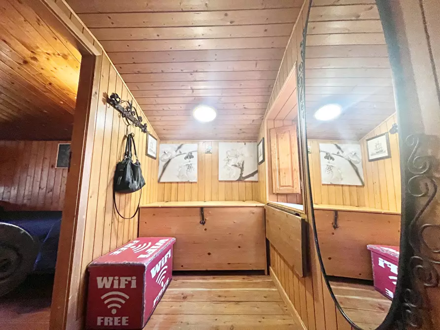 Immagine 17 di Porzione di casa in vendita  a Massarosa