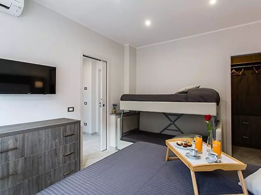 Immagine 9 di Bilocale in affitto  a Camaiore