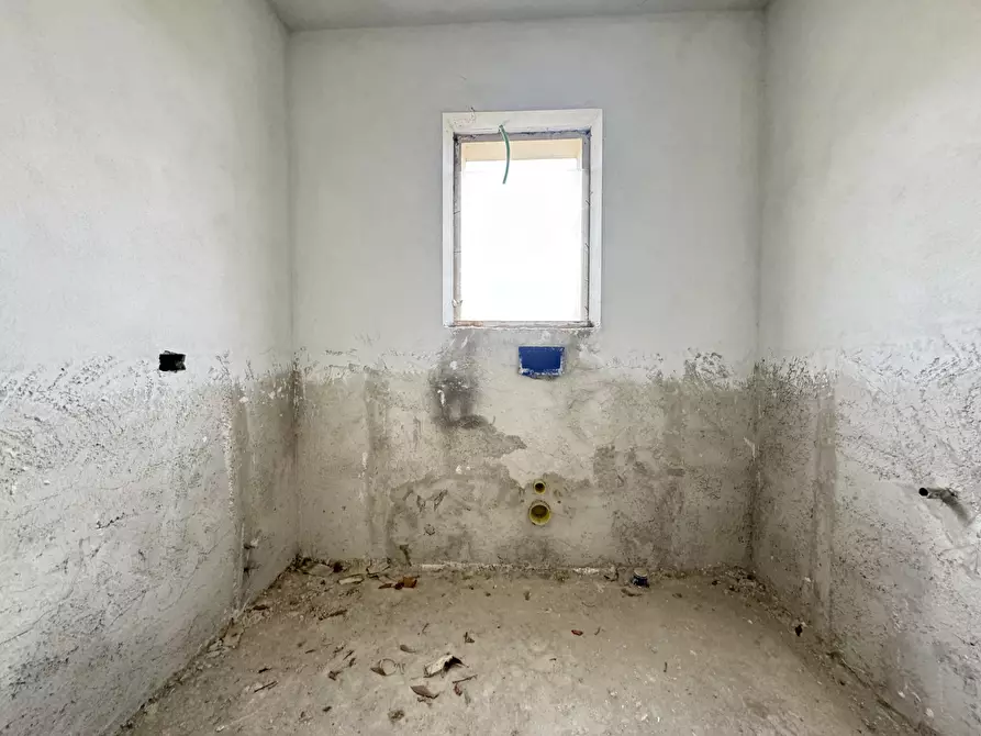 Immagine 43 di Porzione di casa in vendita  a Seravezza