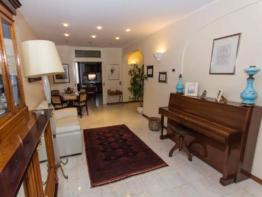 Immagine 4 di Appartamento in vendita  a Pietrasanta