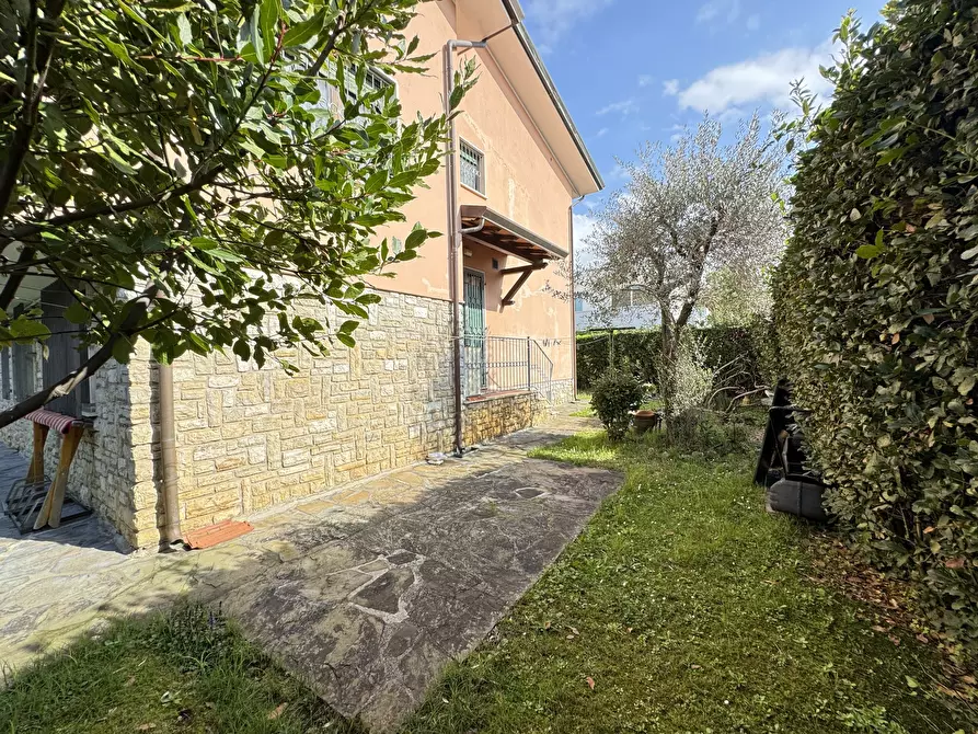 Immagine 66 di Casa indipendente in vendita  a Pietrasanta