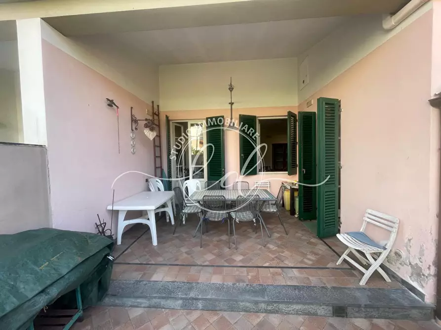 Immagine 2 di Porzione di casa in affitto  a Viareggio