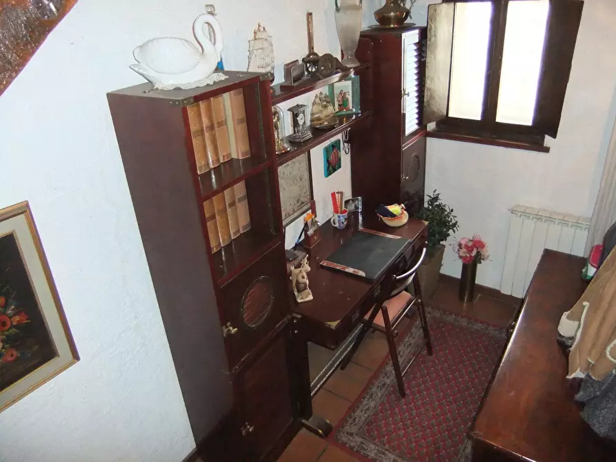 Immagine 9 di Porzione di casa in vendita  a Pietrasanta