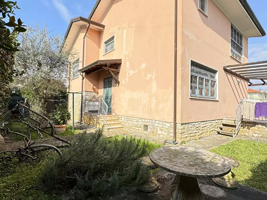 Immagine 65 di Casa indipendente in vendita  a Pietrasanta